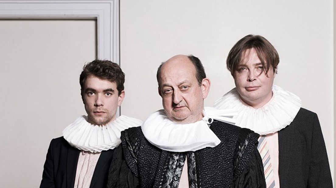 Jappe Claes (midden) in 'Het verzamelde werk van Willam Shakespeare'. Foto Robin de Puy