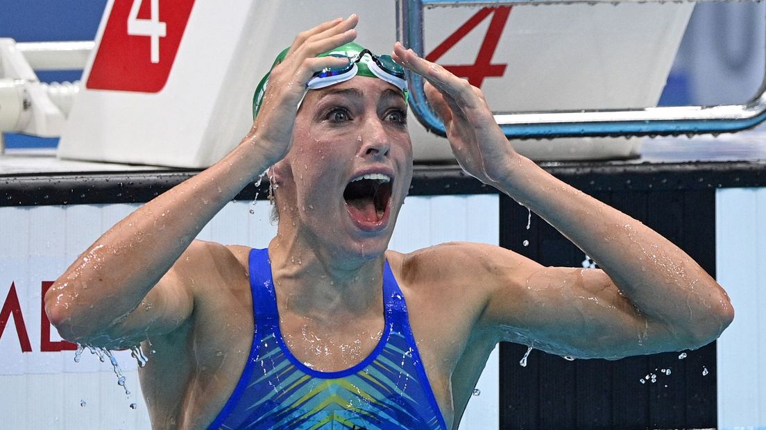 Tatjana Schoenmaker reageert vol ongeloof: ze heeft goud én een wereldrecord