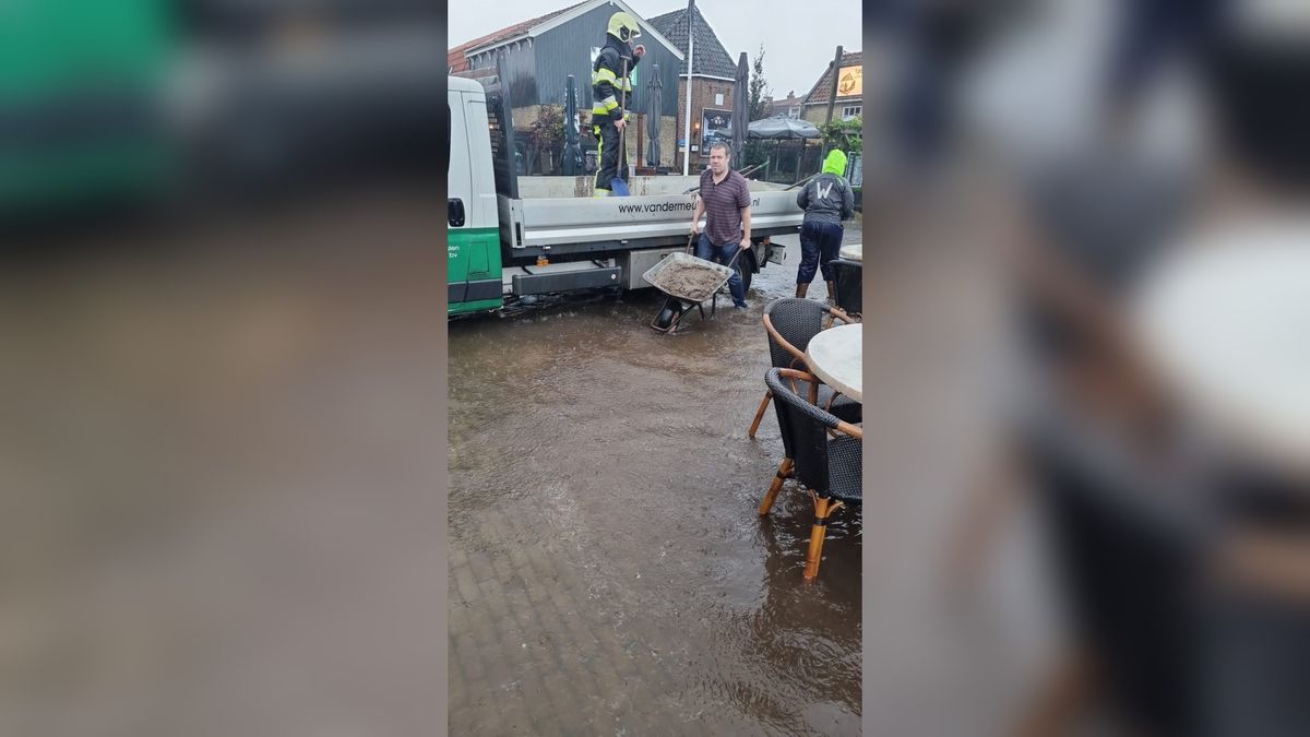 Eetcafé in Woudsend druk aan het opruimen: 