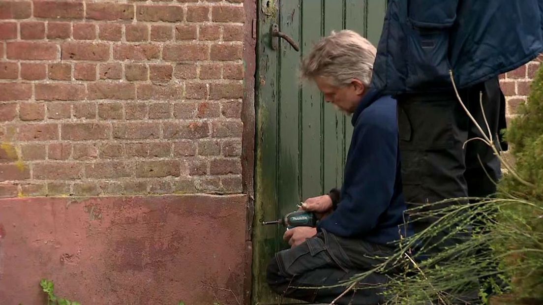 Alle gebouwen op de camping zijn verzegeld.