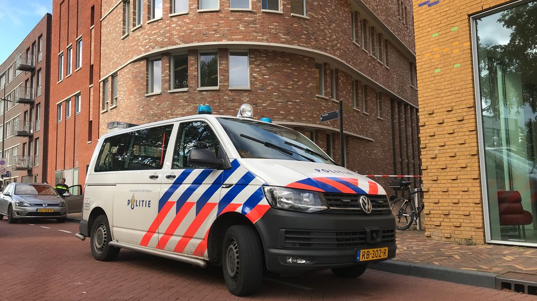 De explosievenopruimingsdienst aan het werk in Veenendaal