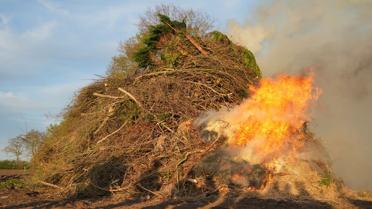 Gemeente maakt eind aan illegaal paasvuur bij Emmer-Compascuum