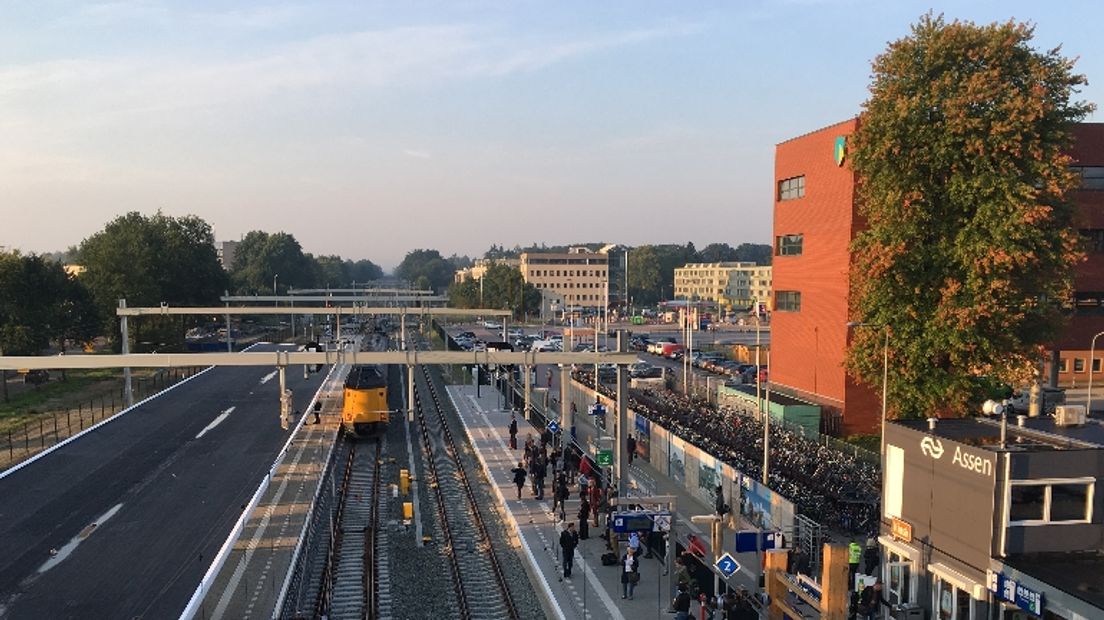 De NS en de politie gaan wellicht in de toekomst samenwerken op het station van Assen (Rechten: Serge Vinkenvleugel / RTV Drenthe)