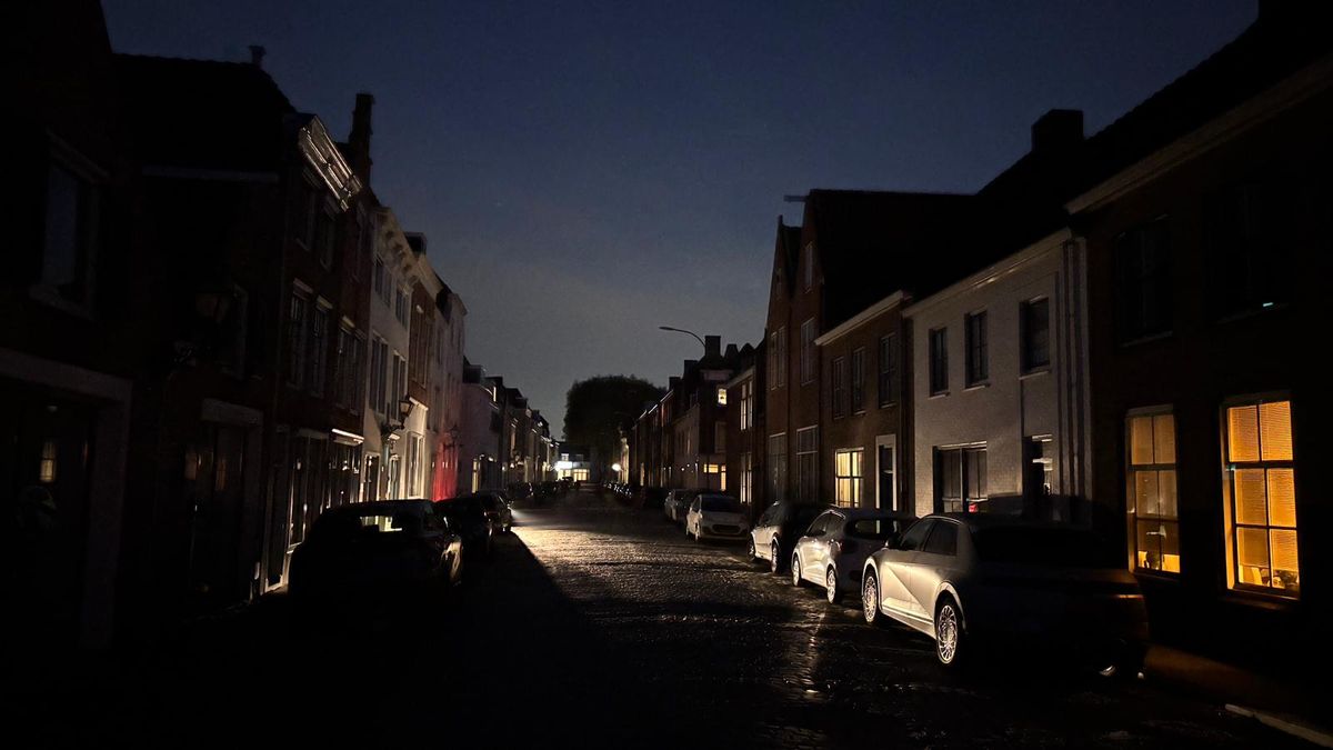 Middelburg in het donker: alle straatverlichting is uit, oorzaak onbekend
