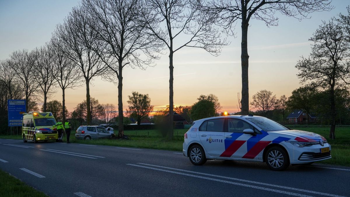 112-nieuws zaterdag 26 april: Auto tegen boom in Roden • Schuur brandt uit in Borgercompagnie
