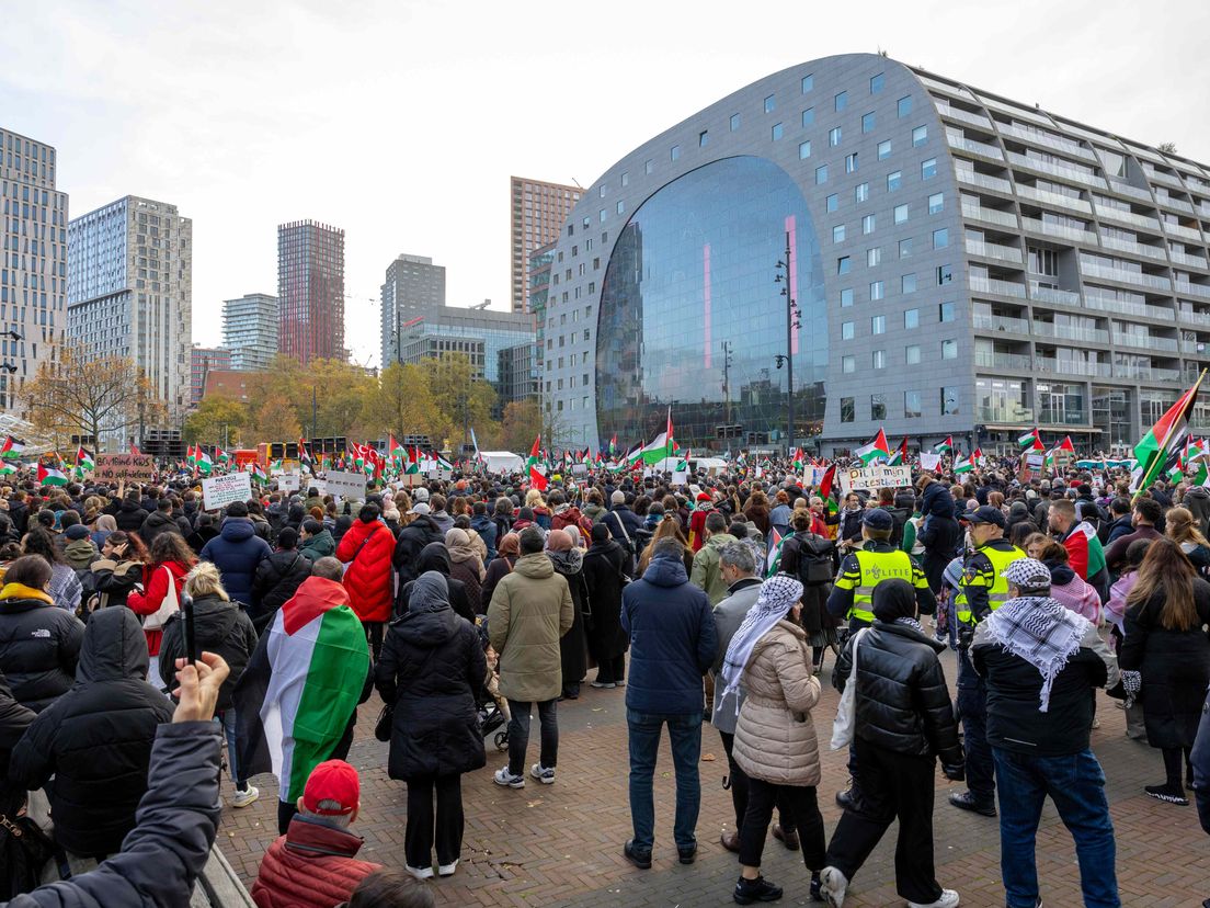 Demonstranten bij de protestmars 'Rotterdam voor Gaza'