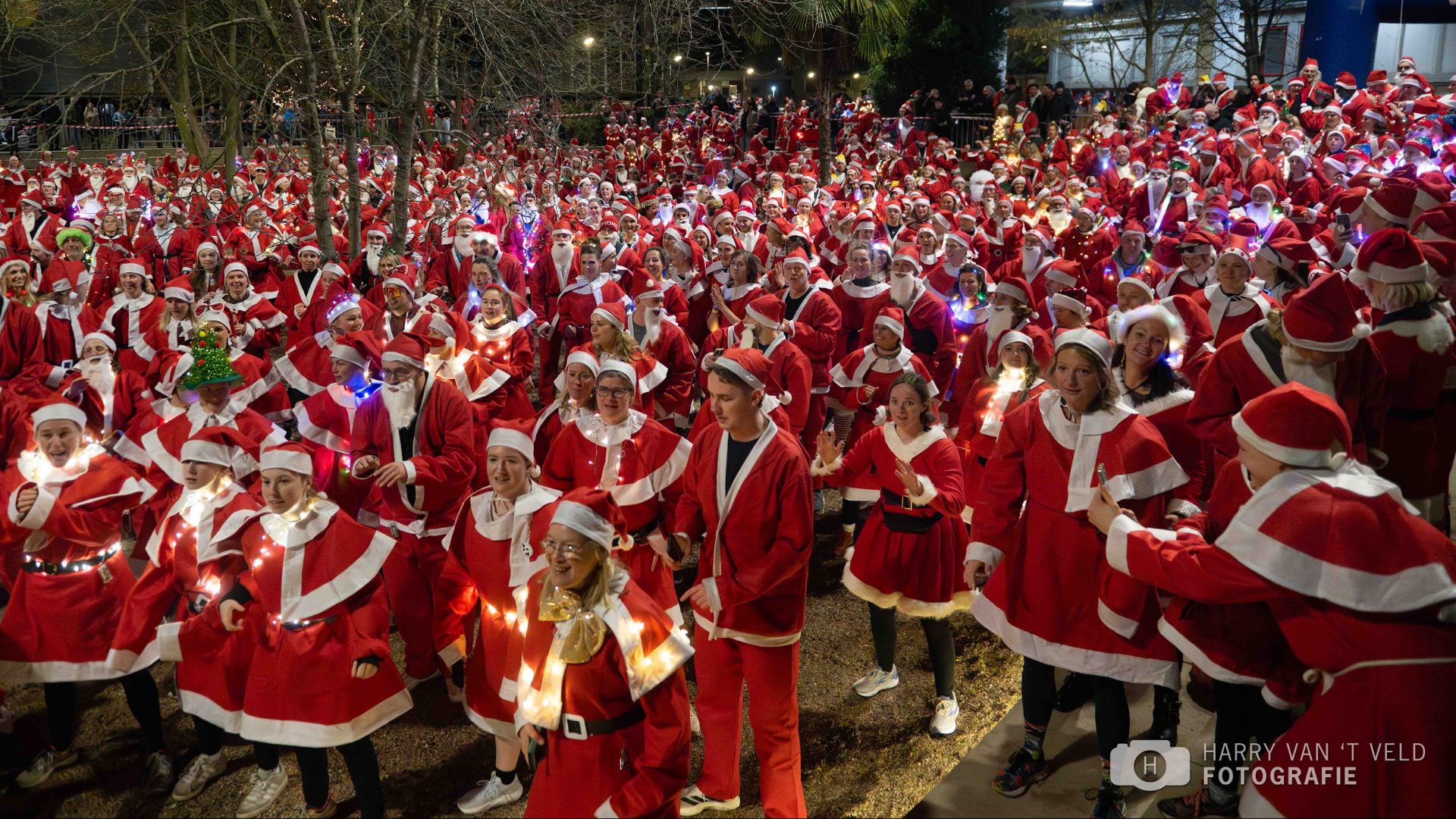 Kerstmannenloop in Amersfoort trekt al 1000 deelnemers