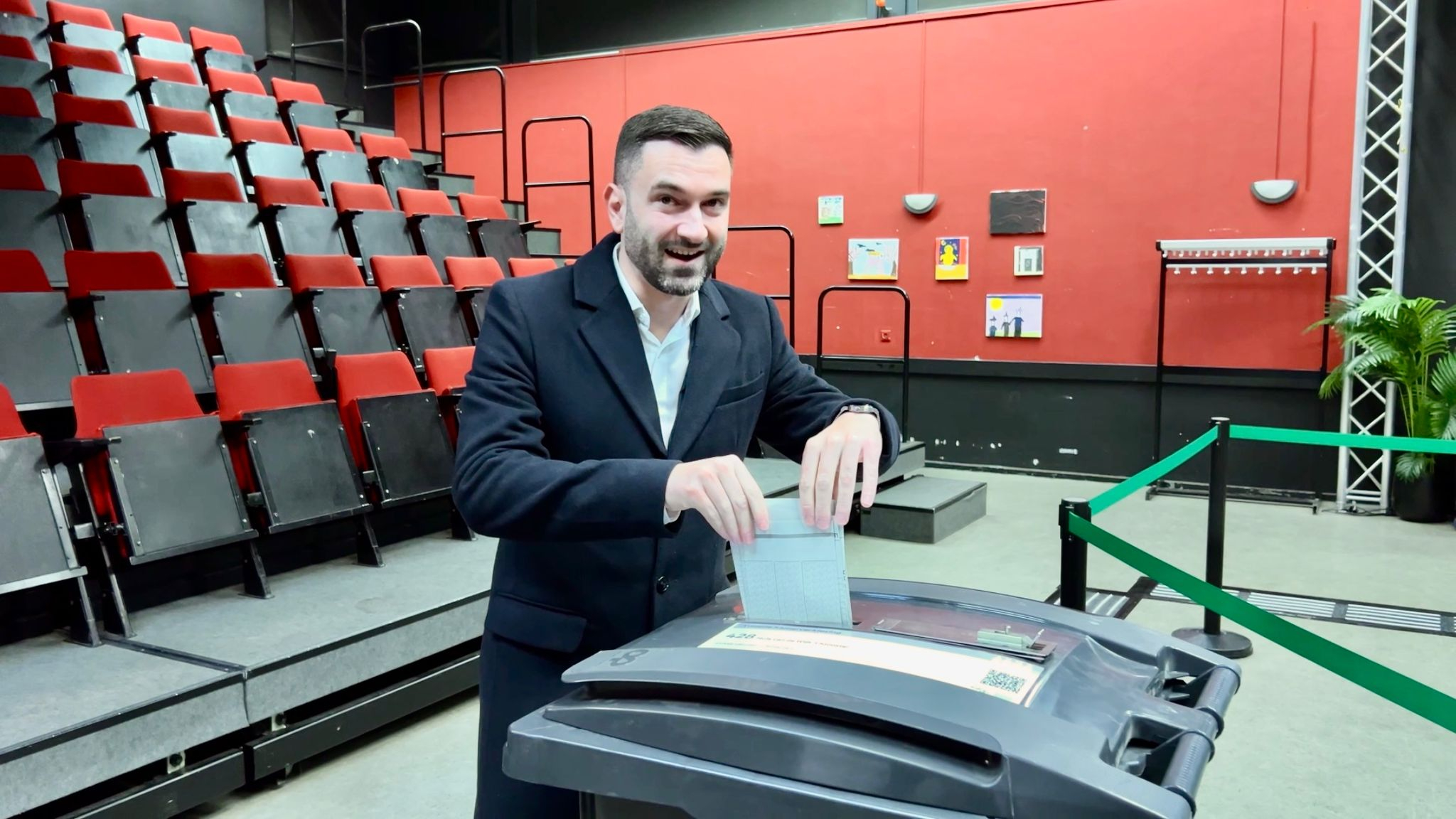Stephan van Baarle heeft woensdagochtend in de Rotterdamse Afrikaanderwijk gestemd.