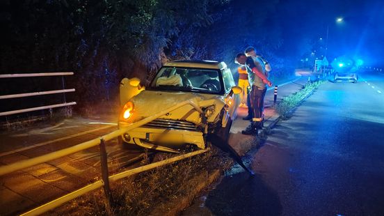 Code geel voor onweer | Bestuurders spoorloos na aanrijdingen. Code geel voor onweer | Bestuurders spoorloos na aanrijdingen.
