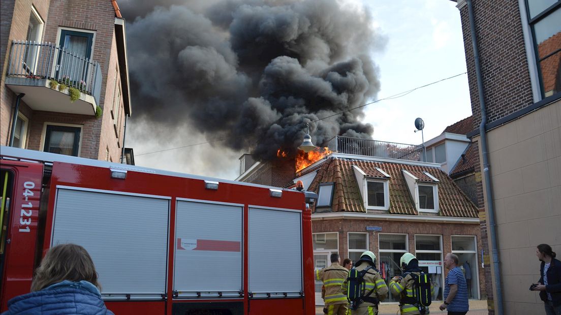 Uitslaande brand in pand centrum Steenwijk