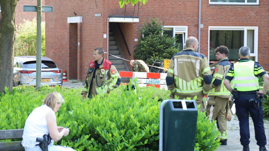 Mogelijk explosief in woning Hengelo, meerdere woningen ontruimd