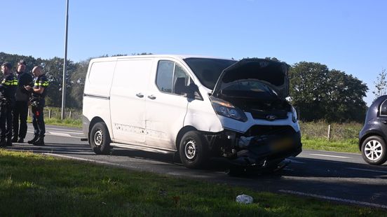 Baby en moeder naar het ziekenhuis na aanrijding