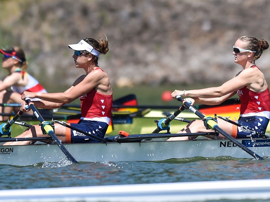 Roeister Ilse Paulis (l) en Marieke Keijser (r)