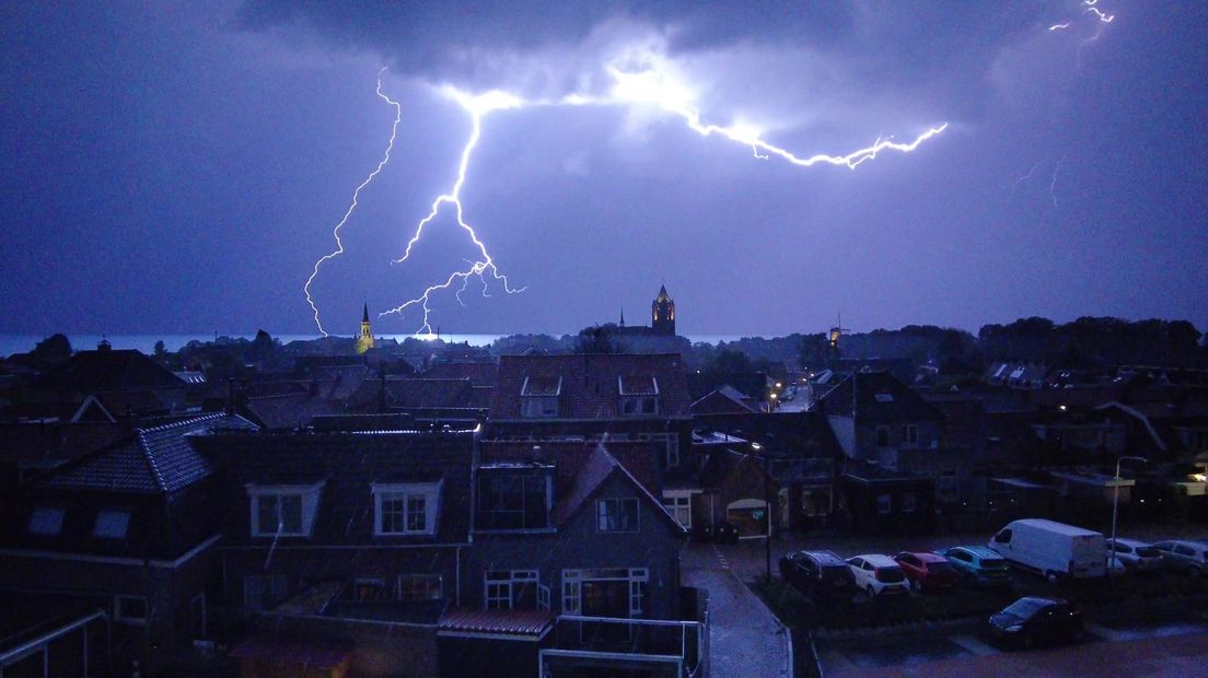 Onweer boven Tholen