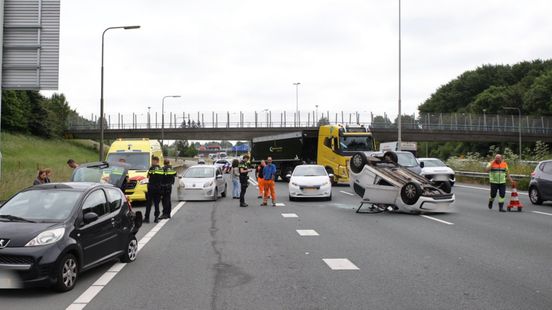 Ongeluk in avondspits zorgt voor flinke vertraging vanaf Ketheltunnel. Ongeluk in avondspits zorgt voor flinke vertraging vanaf Ketheltunnel.