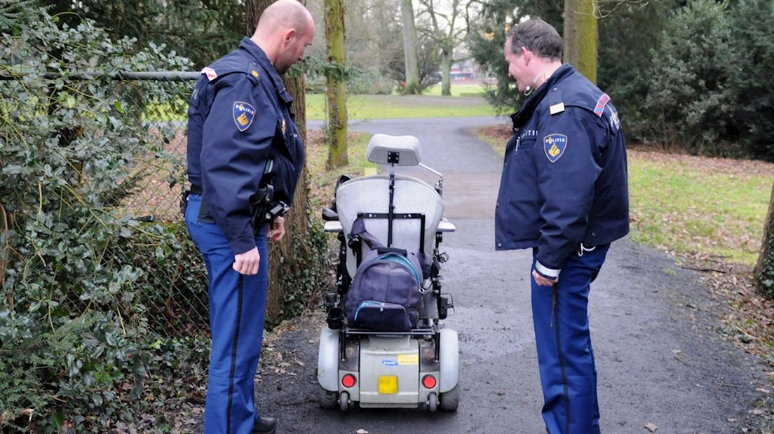 Rolstoel weer uit het water