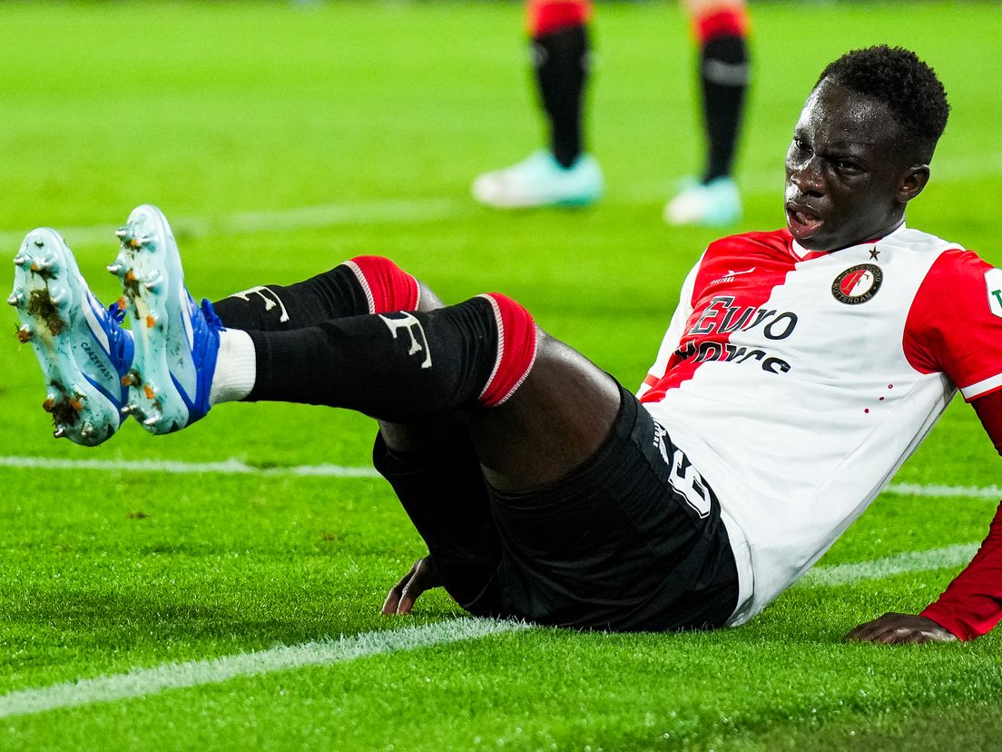 Yankuba Minteh loopt zijn blessure op