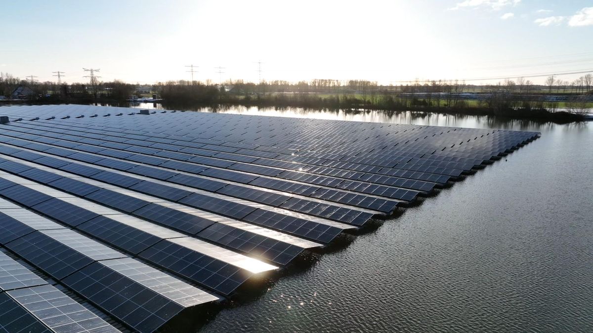 Drijvend zonnepark bij Oudehaske moet geld opleveren voor lokale energietransitie