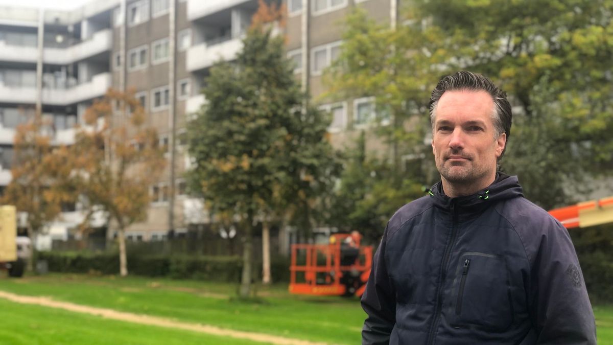 Balkons Middelburgse Meanderflat kunnen instorten: 'Leunen tegen de rand? Dan lig je zo beneden!'