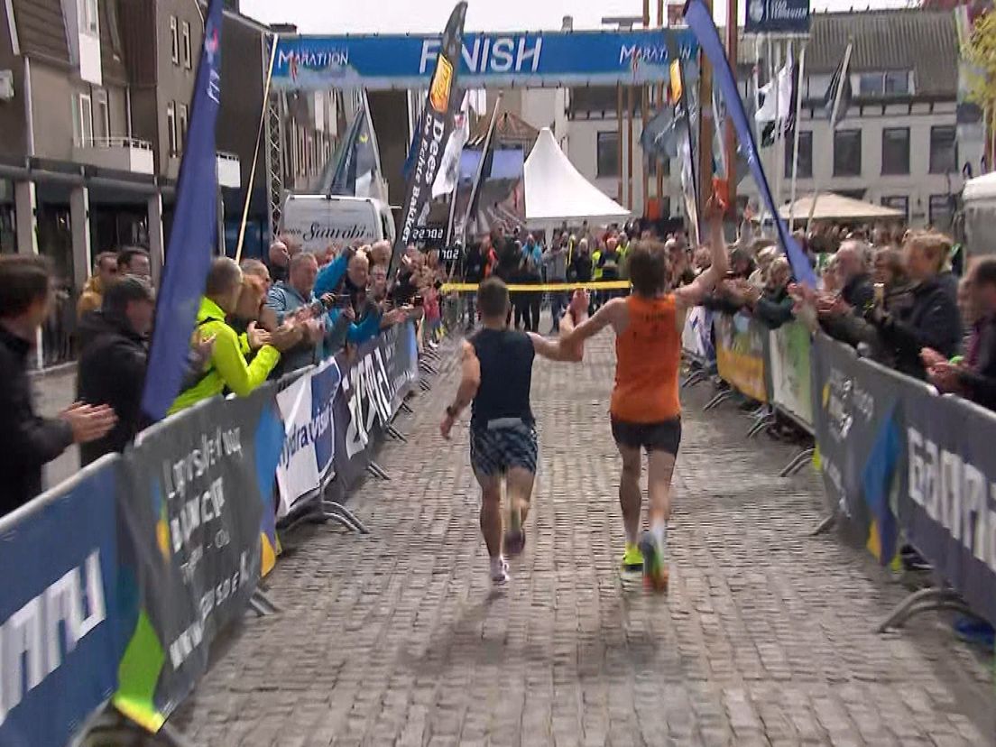 Zuid-Hollandse vrienden Van der Lugt en Van Zetten samen als winnaar over de streep in Marathon van Zeeuws-Vlaanderen
