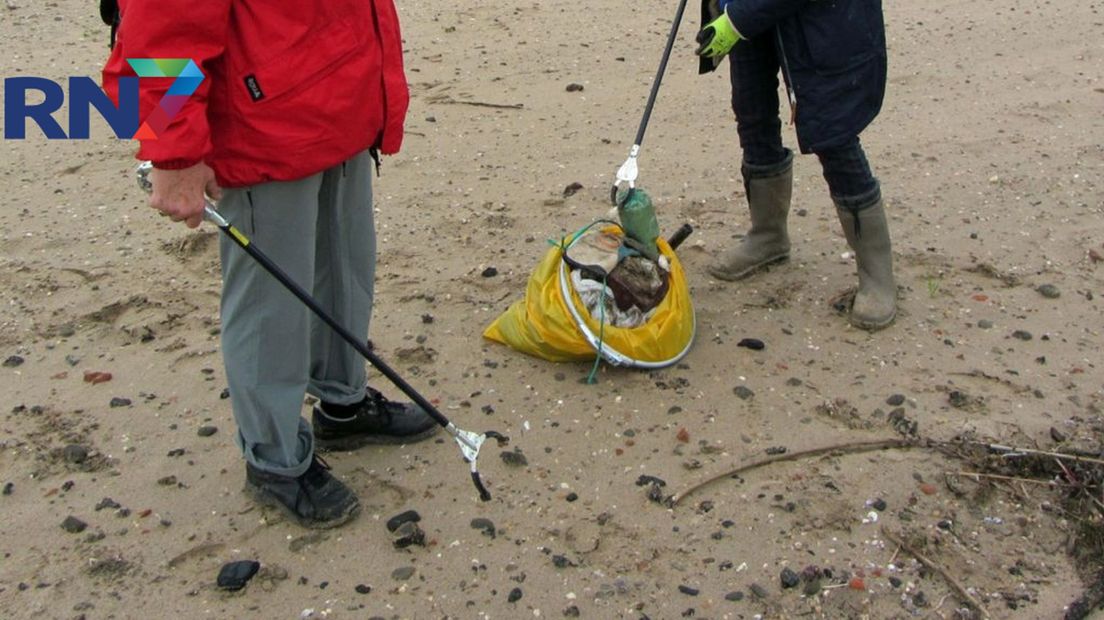 Schoonmaakactie langs de waal