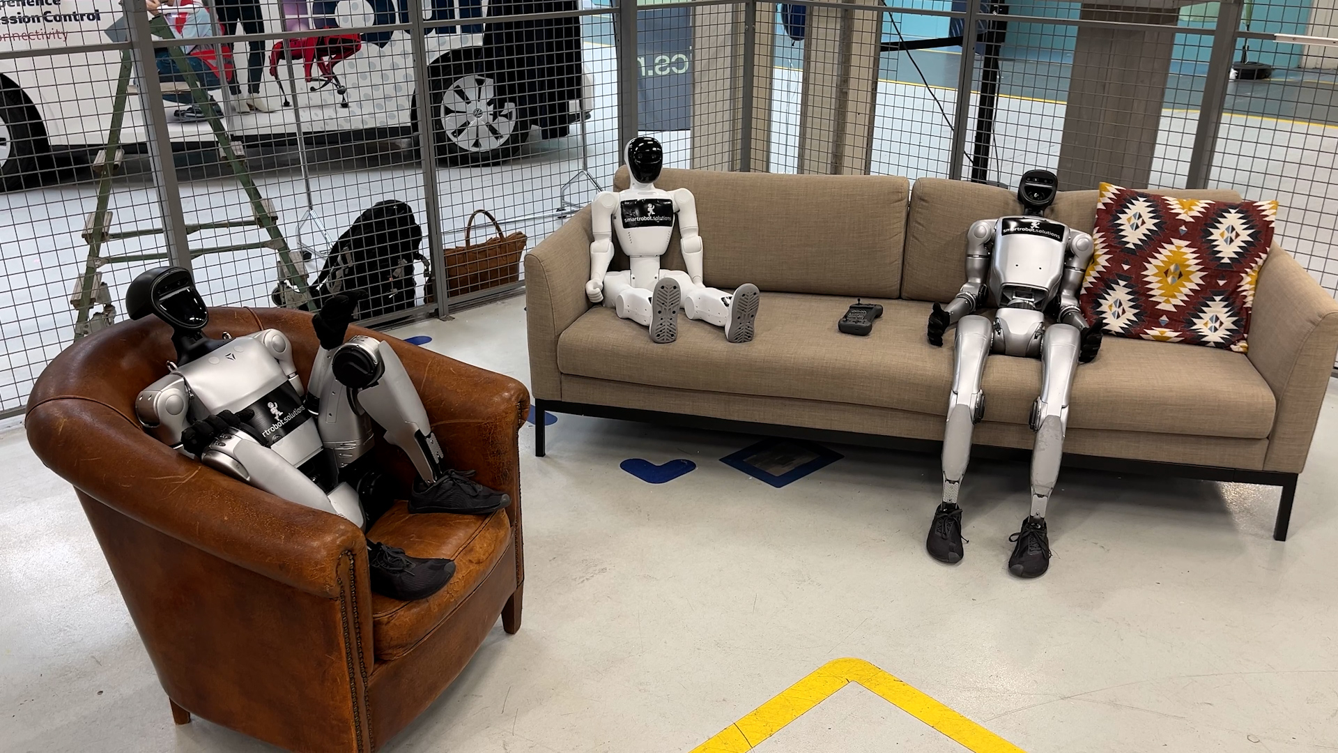 Deze robots chillen tijdens de opening