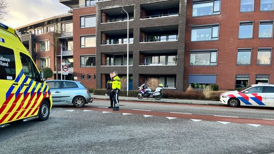 112 Nieuws: Voetganger gewond bij aanrijding Hardenberg | Afgevallen lading op A1 veroorzaakt verkeershinder bij Bathmen. 112 Nieuws: Voetganger gewond bij aanrijding Hardenberg | Afgevallen lading op A1 veroorzaakt verkeershinder bij Bathmen.