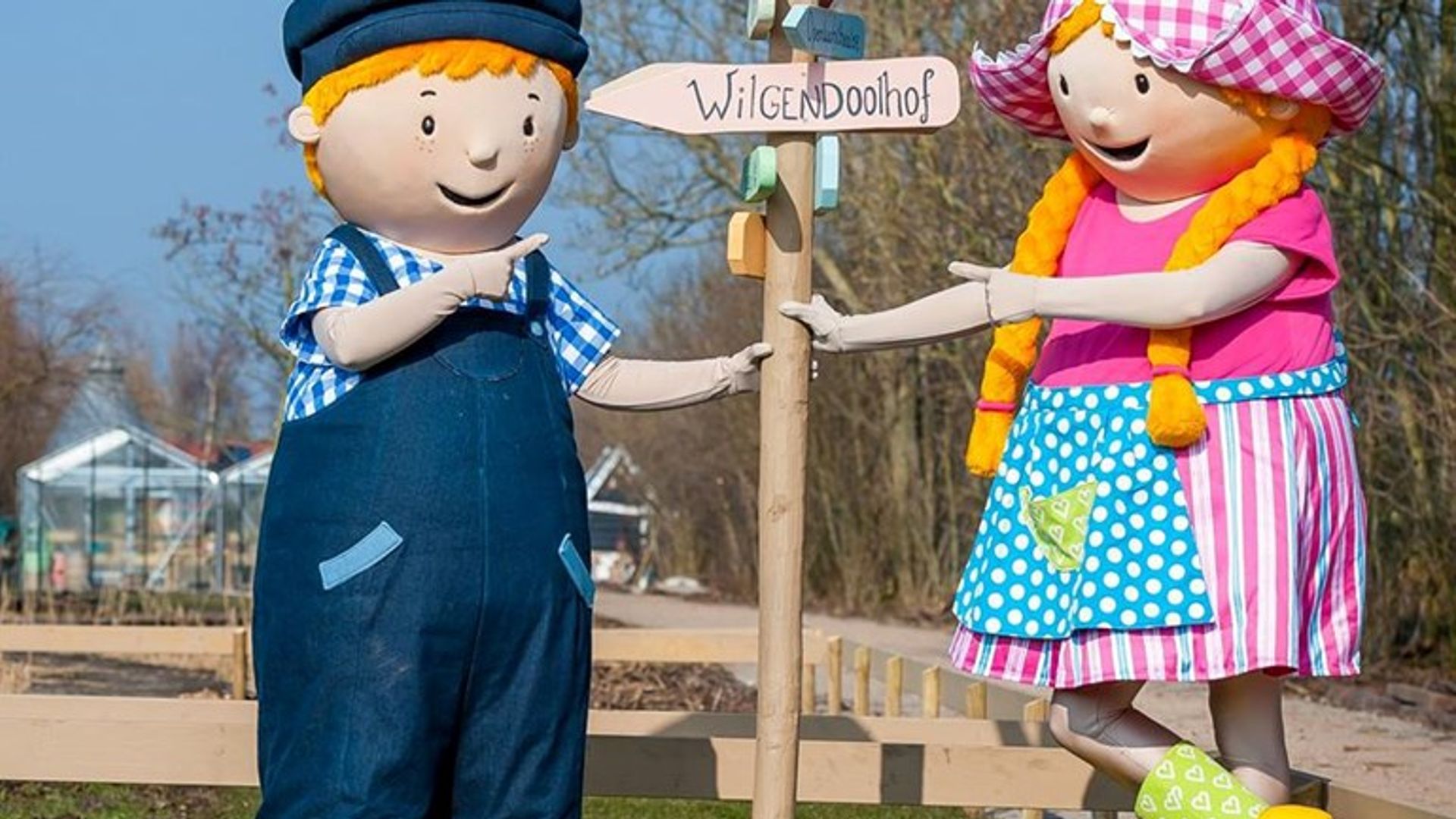 Fien (rechts) & Teun van de Avonturenboerderij Molenwaard.