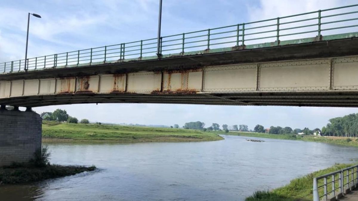 Brug Roosteren-Maaseik nog steeds dicht voor zwaar verkeer