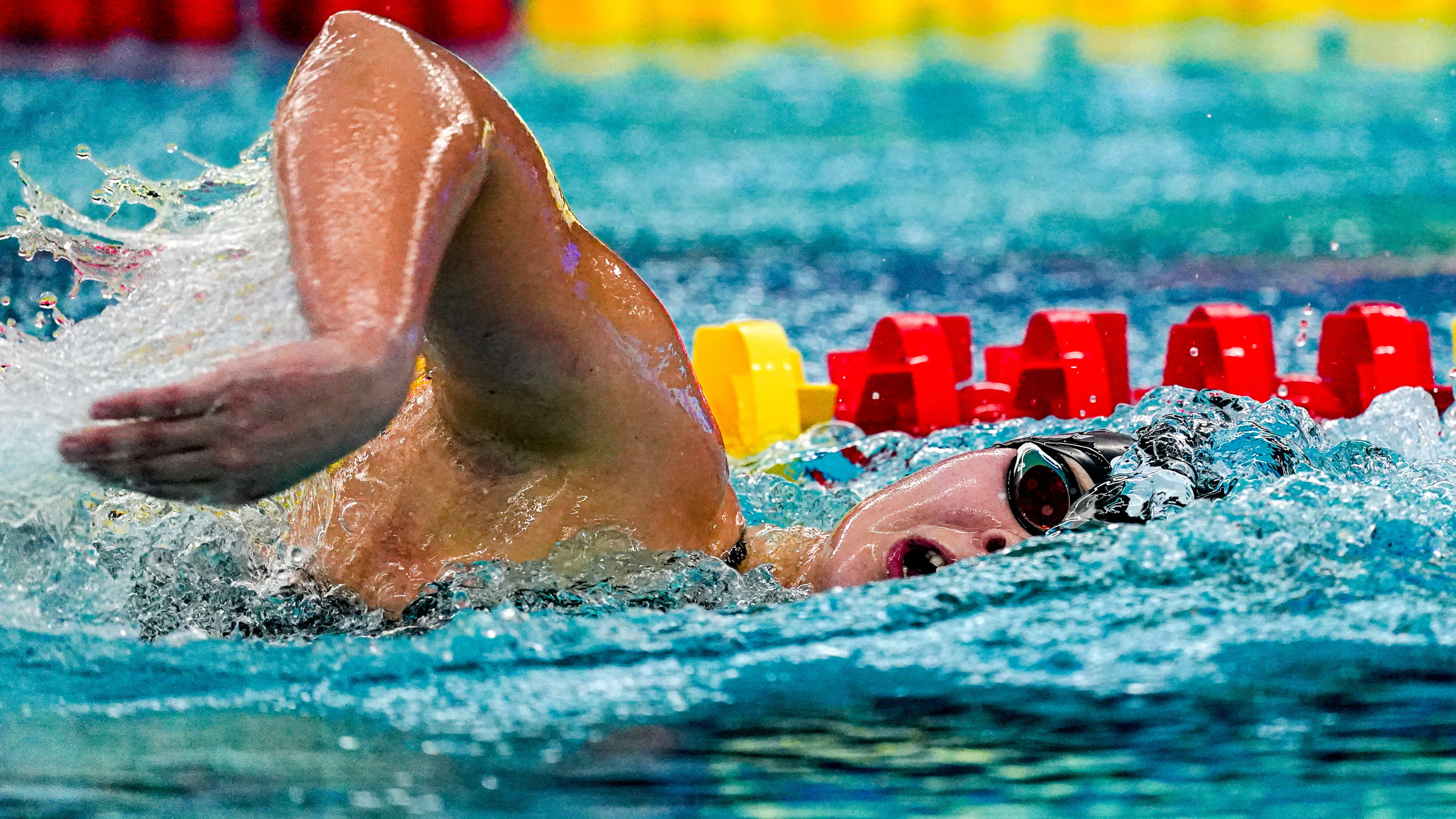 Paraswimster Liesette Bruinsma wint gouden medalje op WK yn Singapore