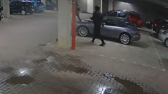 Aanhouding voor brandstichting dure Audi | Auto’s zwaar beschadigd bij kop-staartbotsing in Barendrecht. Aanhouding voor brandstichting dure Audi | Auto’s zwaar beschadigd bij kop-staartbotsing in Barendrecht.