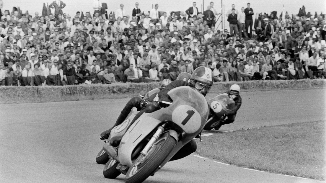 Giacomo Agostini in de koningsklasse, de 500cc, juni 1968 (Rechten: ANP Historisch Archief / Ge van der Werff)
