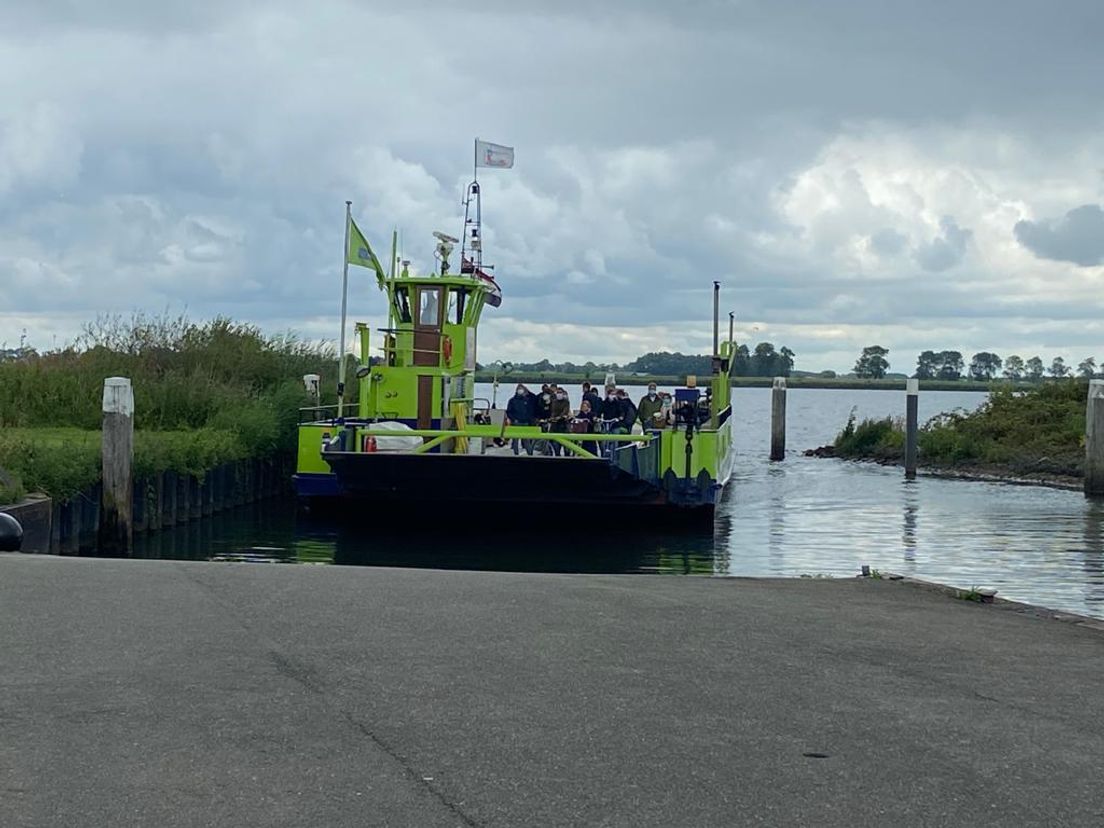 Het pontje van en naar Tiengemeten