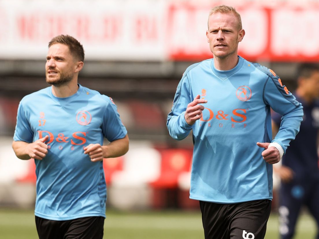 Aaron Meijers en Tom Beugelsdijk tijdens de warming-up voor Sparta-FC Utrecht vorig seizoen