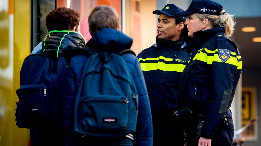 Politie spreekt jongens aan (niet de jongeren die in dit verhaal worden genoemd)