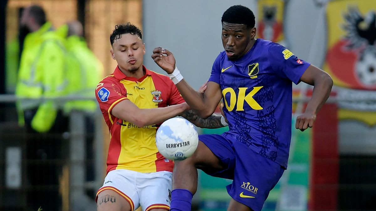NAC dient klacht in bij KNVB over Dean James na 6-0 tegen Go Ahead Eagles