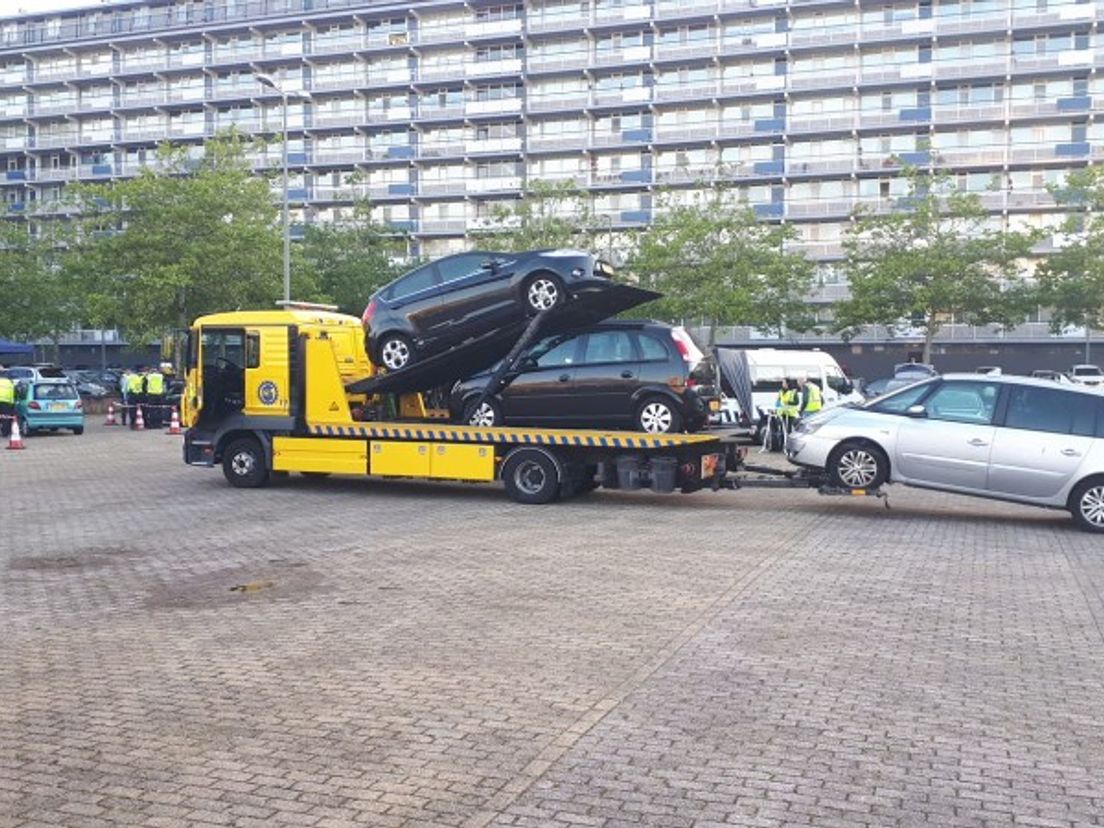 Politieactie tegen ondermijning in Schiedam-Noord.