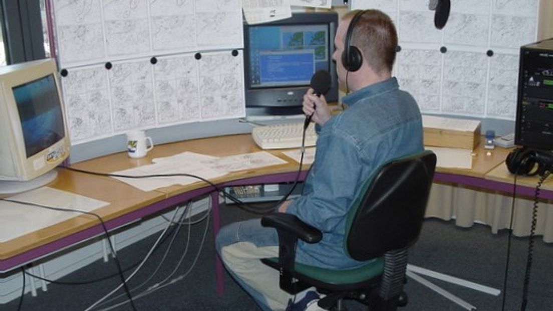 Tom van der Spek bij een radiodienst in 2003.