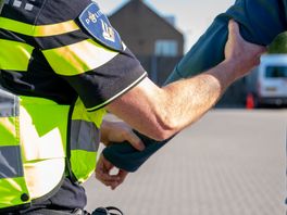 Man (30) uit Emmer-Compascuum aangehouden na bedreiging van agenten met bijl
