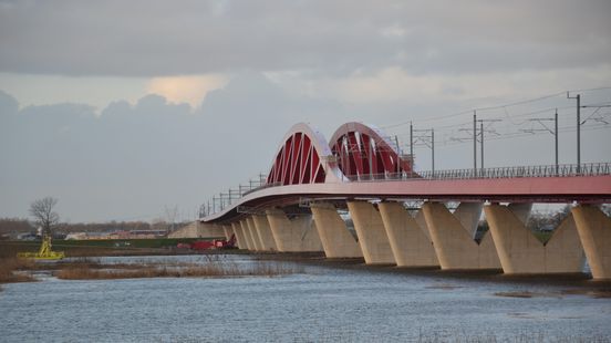 Tijdelijk geen treinen tussen Zwolle en het westen na koperdiefstal van gisteren Nieuws