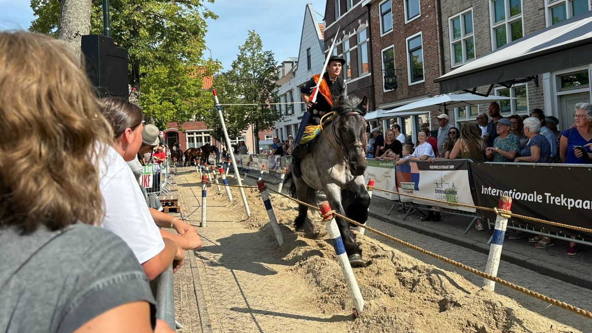 Ook de Folkloristische Dag in IJzendijke gaat met de tijd mee, al is het vandaag ook weer als vanoud