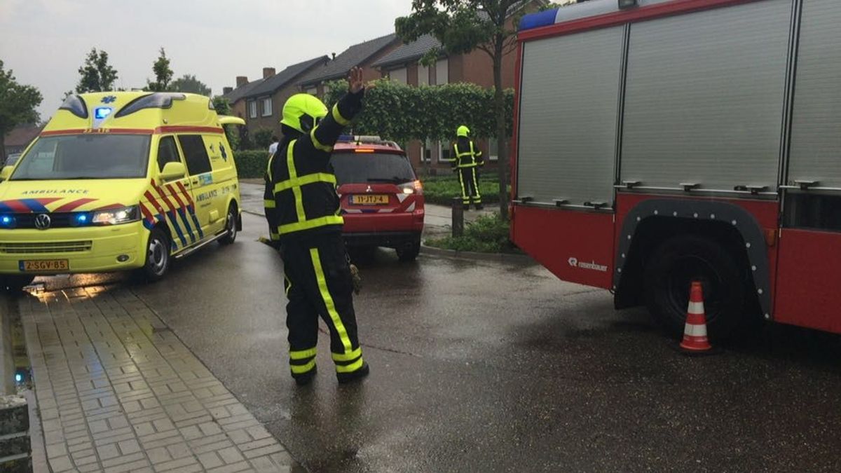 Man gewond na val van dak in Hunsel