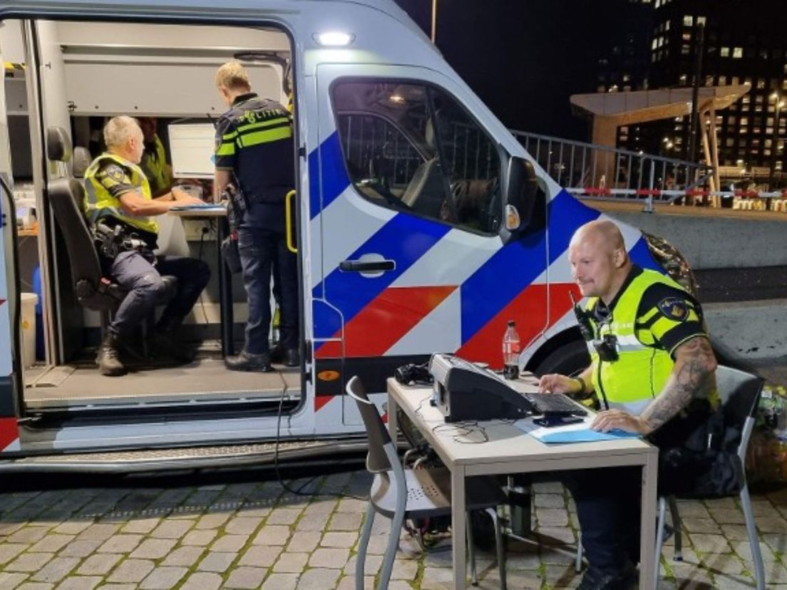 De politie tijdens de alcoholcontrole