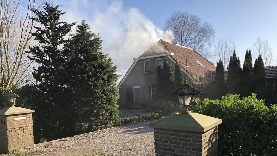 Brand in woning in Sibculo, bewoners op tijd buiten