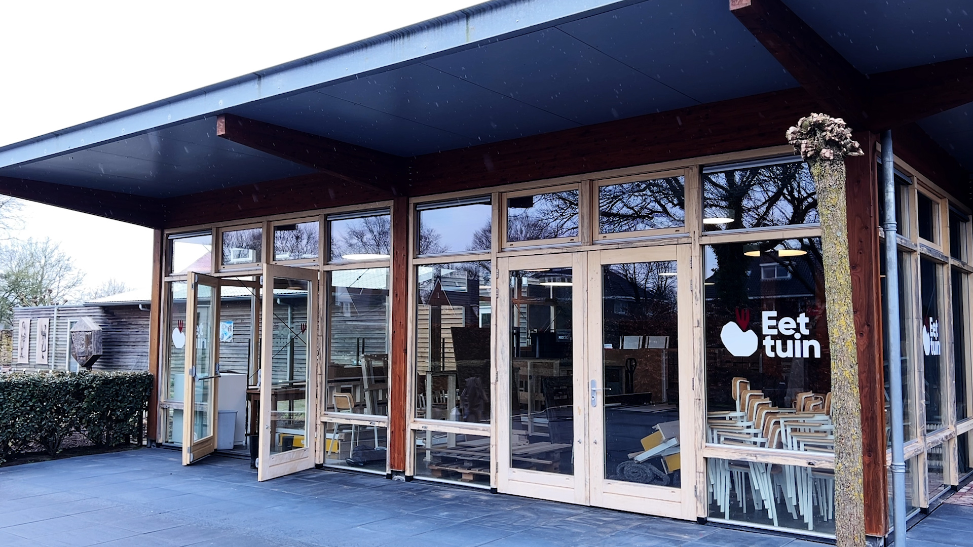 Fraude by restaurant yn Bûtenpost: meiwurkers wachtsje al wiken op salaris