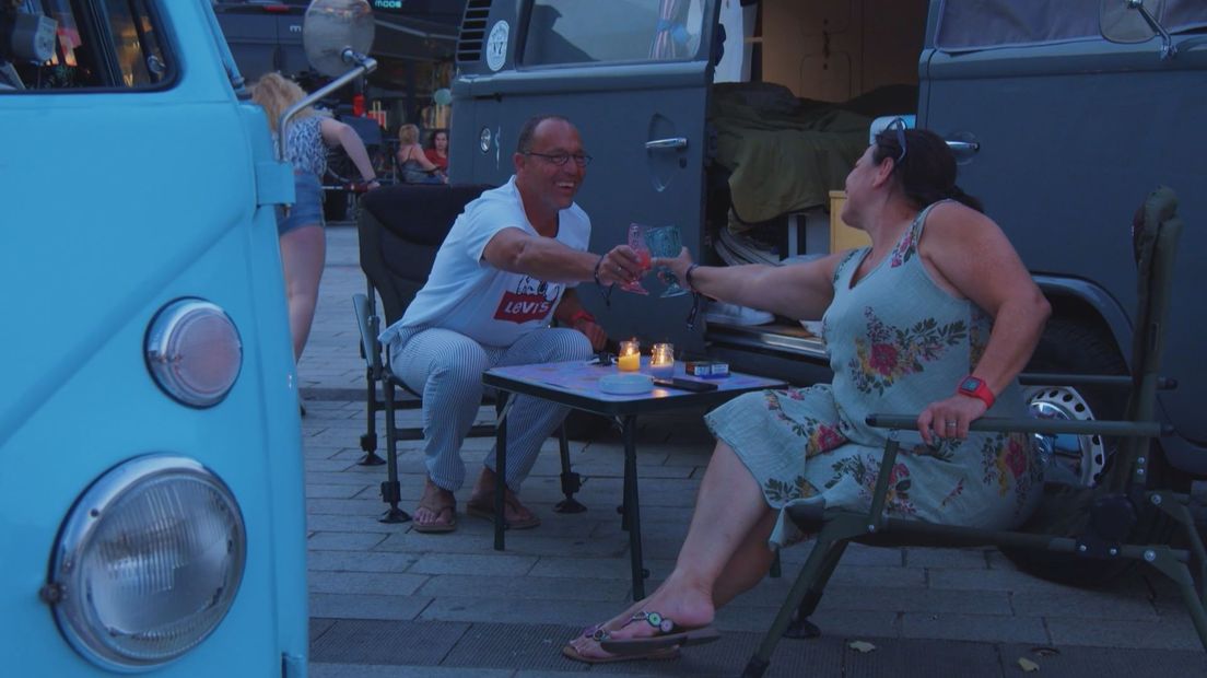 Kamperen op het Van Heekplein in Enschede