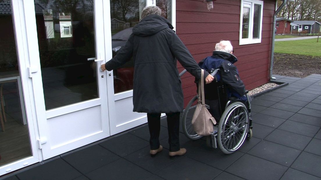 De eerste gasten van de zorgchalets