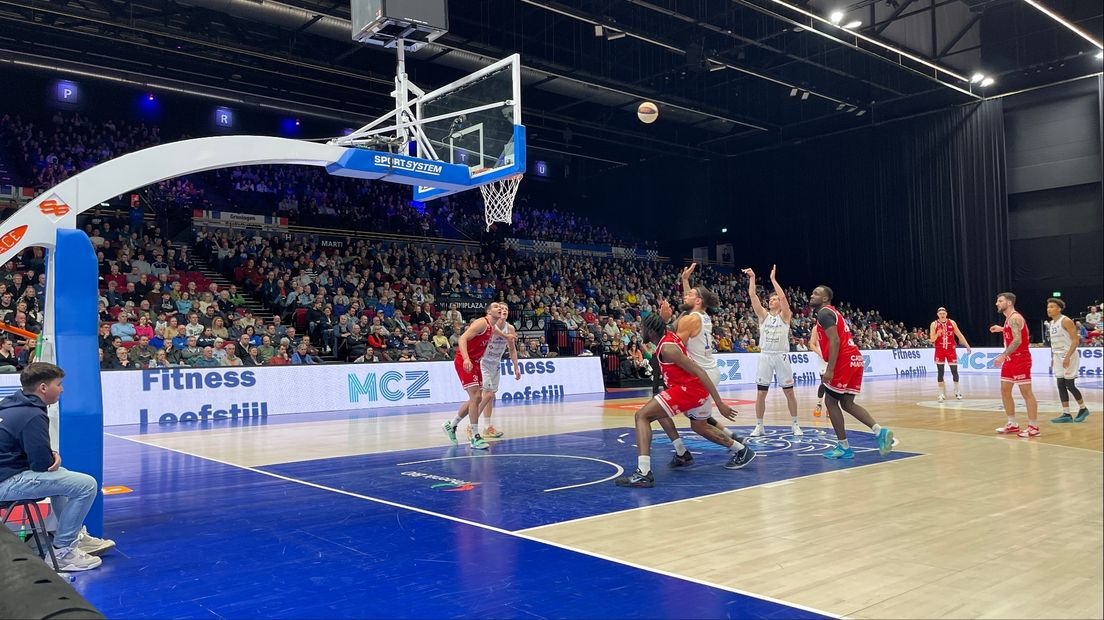 Donar pakt knappe zege op Belgische Spirou Basket