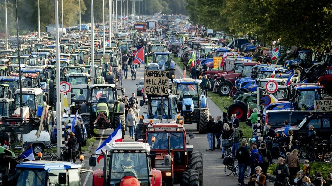 Trekkers in Bilthoven bij het protest in oktober.