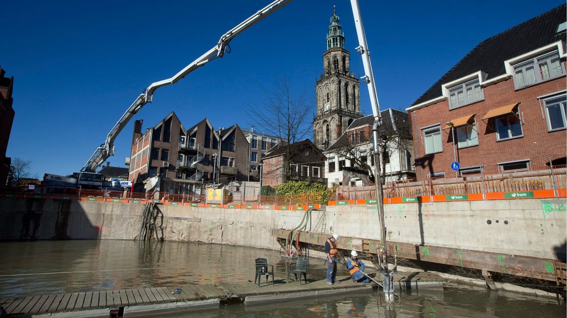 Het beton van het Forum Groningen wordt gestort